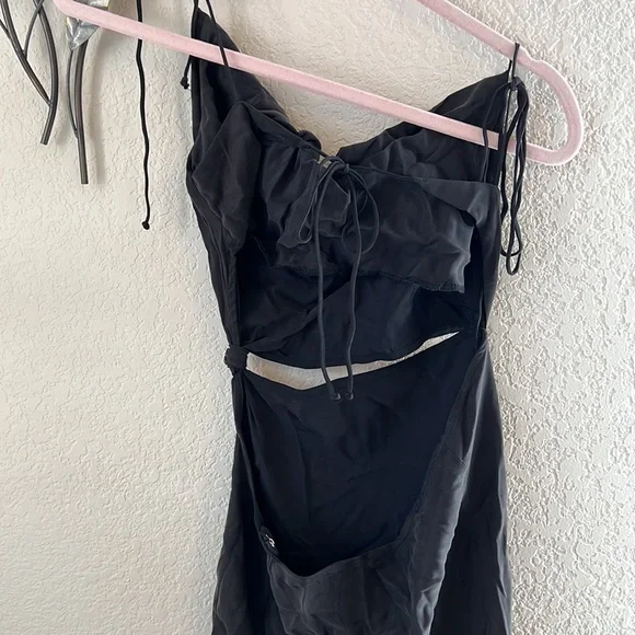 For love and lemons Kyra Cut Out Maxi Dress in Black - Picture 8 of 16